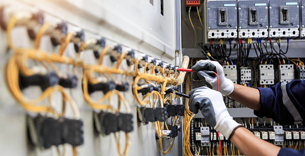 Professional Electrician technician working in Coral Gables, FL